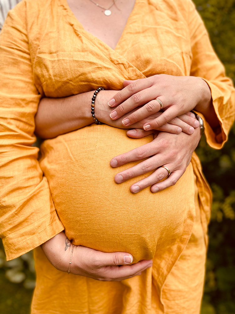 Linda Wahlgren gravid med sin son